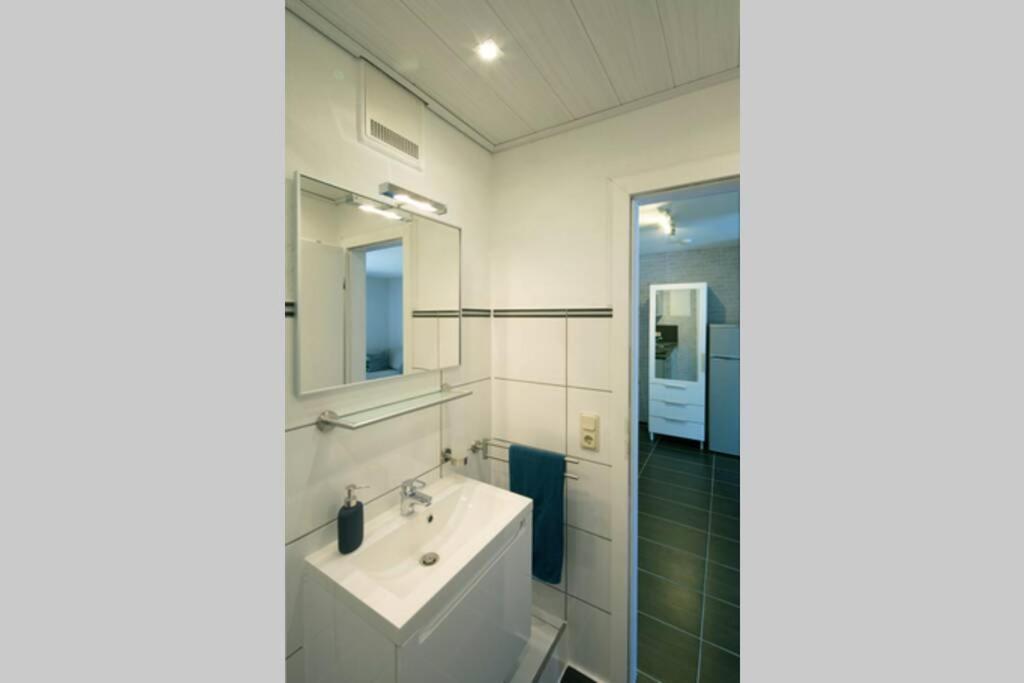 קרלסרוהה Exklusives Apartment Inklusive Netflix Und Parkplatz מראה חיצוני תמונה